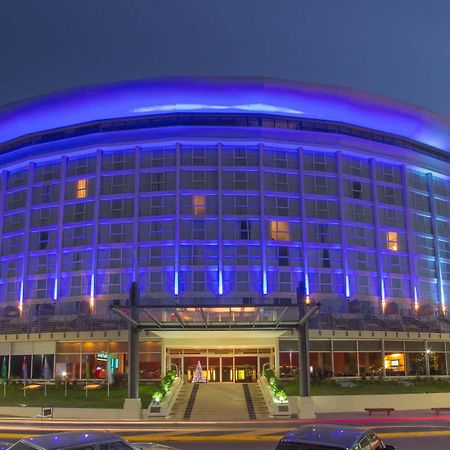 Howard Johnson Plaza Resort & Casino Mayorazgo Paraná Exteriör bild The 10000-seat, 1967-built Houston Civic Center was the home of the Houston Rockets from 1975 to 1990.