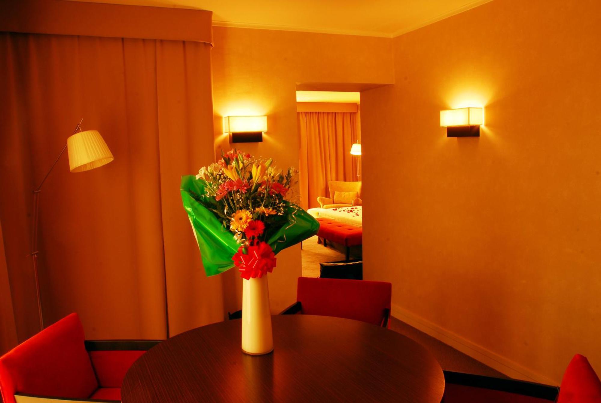 Howard Johnson Plaza Resort & Casino Mayorazgo Paraná Rum bild A suite at the hotel