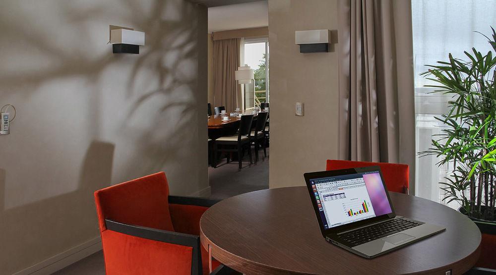 Howard Johnson Plaza Resort & Casino Mayorazgo Paraná Exteriör bild A typical hotel room