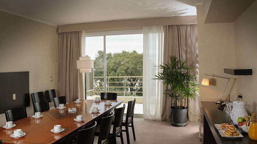 Howard Johnson Plaza Resort & Casino Mayorazgo Paraná Exteriör bild A suite at the InterContinental