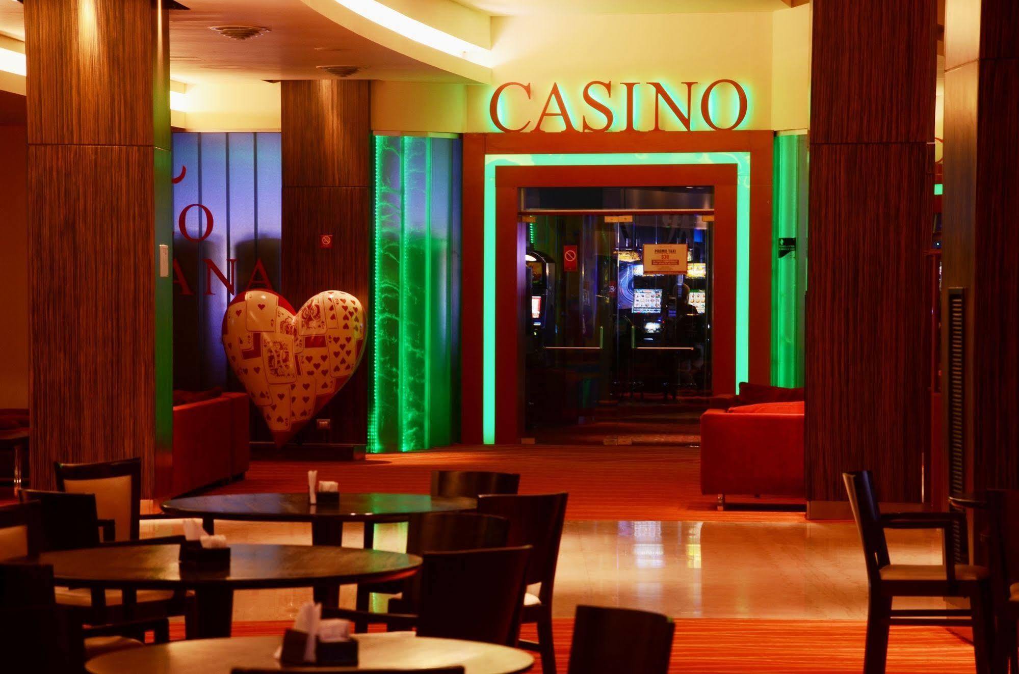 Howard Johnson Plaza Resort & Casino Mayorazgo Paraná Exteriör bild Casino